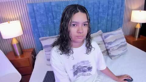 Daisy Flower online show from 17, 3, 2026