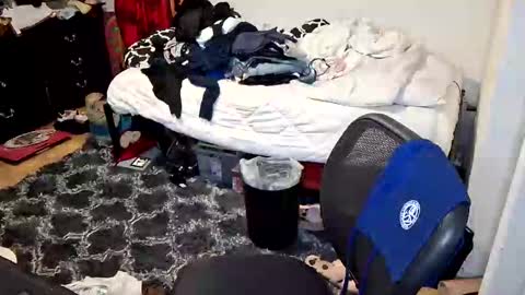 Snapshot of prettyandpeachy chatting on 24, 11, 2025 Mistress Mallad online show from 24, 11, 2025