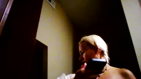 Snapshot of prettybabypetite chatting on 16, 11, 2025 Missy Jack online show from 16, 11, 2025