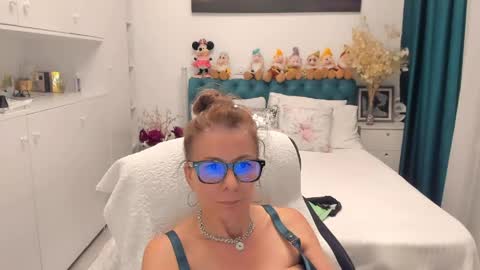 Snapshot of prettyblackeyes chatting on 9, 6, 2026 wilma online show from 9, 6, 2026