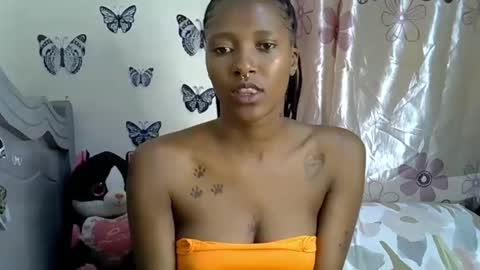 Snapshot of prettydiva_ chatting on 24, 10, 2025 Dive online show from 24, 10, 2025