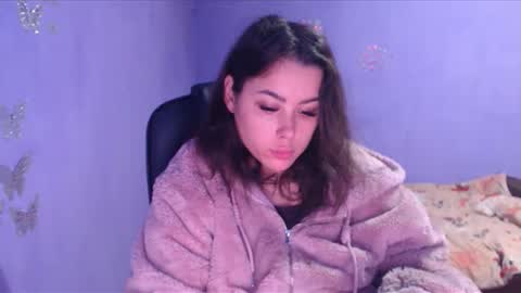 prettyjulliette online show from 3, 1, 2025