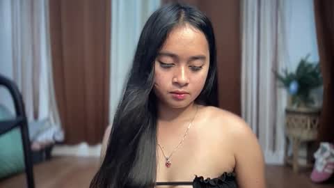 Snapshot of prettylittle_lady chatting on 12, 11, 2025 prettylittle_lady online show from 12, 11, 2025