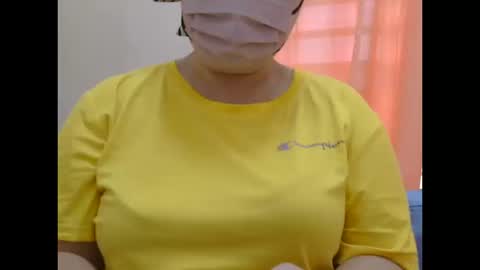 Snapshot of prettynhing chatting on 11, 10, 2025 Nhing online show from 11, 10, 2025