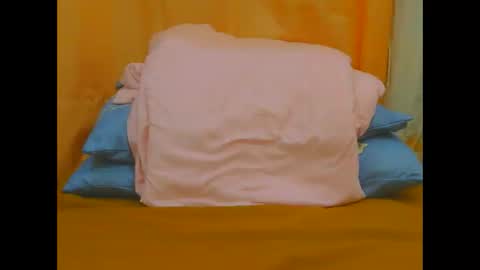 Snapshot of prettynhing chatting on 24, 10, 2025 Nhing online show from 24, 10, 2025