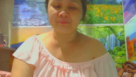 Snapshot of prettynhing chatting on 19, 11, 2025 Nhing online show from 19, 11, 2025