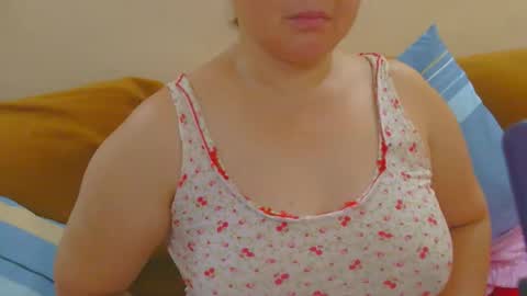 Snapshot of prettynhing chatting on 16, 5, 2026 Nhing online show from 16, 5, 2026