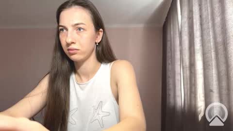 Snapshot of prettyyy_angel chatting on 17, 10, 2025 prettyyy_angel online show from 17, 10, 2025