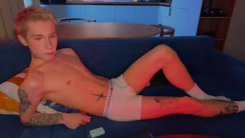 HUNTER LEO KEVIN online show from 18, 4, 2026