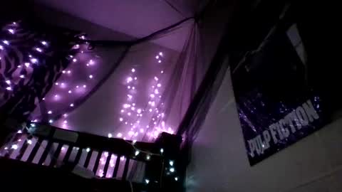 Holly love online show from 12, 11, 2025