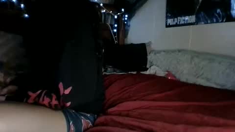 Holly love online show from 4, 12, 2025