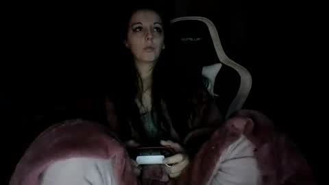 Holly love online show from 7, 1, 2026