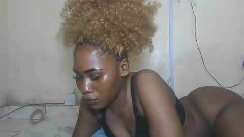 Snapshot of princesssweetass2 chatting on 1, 11, 2025 FENNY online show from 1, 11, 2025