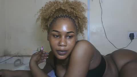 Snapshot of princesssweetass2 chatting on 6, 11, 2025 FENNY online show from 6, 11, 2025