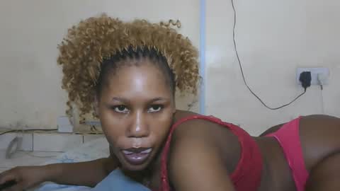 Snapshot of princesssweetass2 chatting on 26, 11, 2025 FENNY online show from 26, 11, 2025