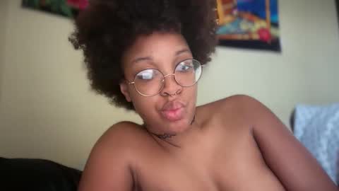 Snapshot of productivepussy chatting on 16, 12, 2025 ProductivePorn online show from 16, 12, 2025