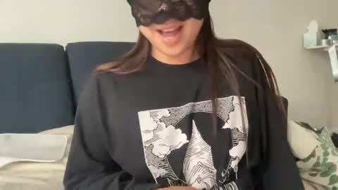 publicuniversalpussy online show from 10, 11, 2025