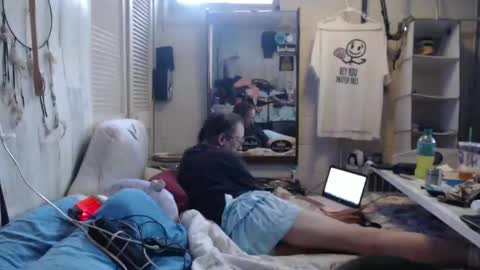 Snapshot of puff0169 chatting on 5, 5, 2026 puff0169 online show from 5, 5, 2026