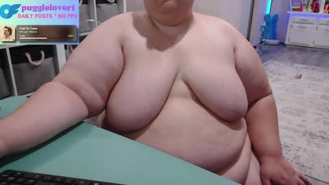 Snapshot of pugglelover chatting on 2, 10, 2025 Puggie - online show from 2, 10, 2025