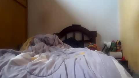 Snapshot of puky_mza chatting on 15, 12, 2024 puky_mza online show from 15, 12, 2024