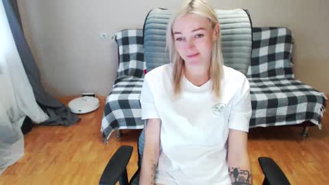 Polly online show from 5, 10, 2025