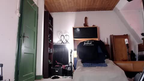 Snapshot of pup_jake chatting on 22, 2, 2025 Pup Jake wants to play online show from 22, 2, 2025