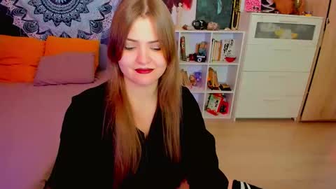 Miss Hanna online show from 30, 11, 2025