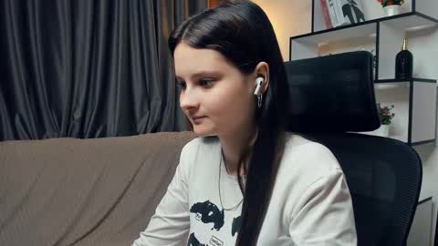 Snapshot of puremelody chatting on 8, 10, 2025 puremelody online show from 8, 10, 2025
