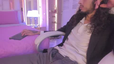 Experienced guys  online show from 9, 7, 2026