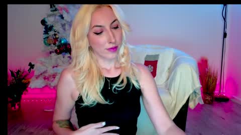 Snapshot of purevibrations chatting on 16, 12, 2024 Isabelle online show from 16, 12, 2024