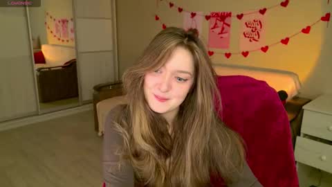 Bella online show from 4, 12, 2025