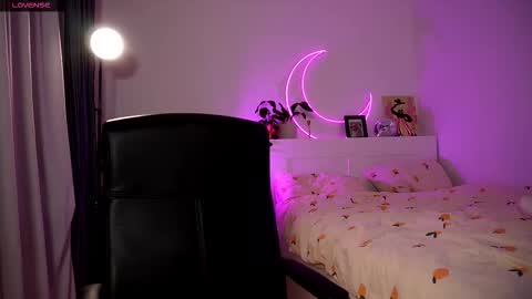 Snapshot of purple_baby chatting on 5, 10, 2025 Sasha wait you here 6 of November. will celebrate my B- day online show from 5, 10, 2025