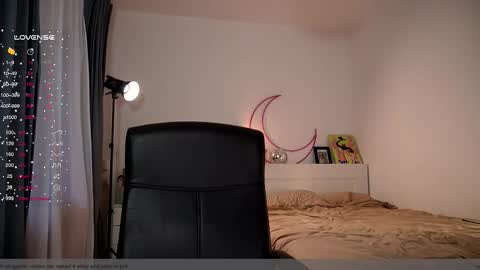 Snapshot of purple_baby chatting on 31, 10, 2025 Sasha wait you here 6 of November. will celebrate my B- day online show from 31, 10, 2025