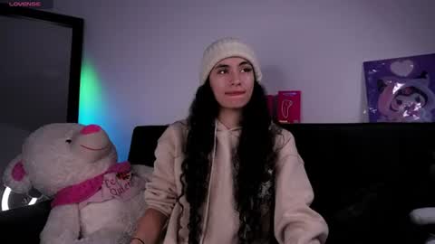 Snapshot of purplesnake_ chatting on 5, 7, 2026 Alynn online show from 5, 7, 2026