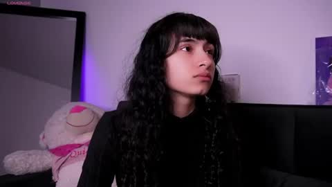 Snapshot of purplesnake_ chatting on 25, 7, 2026 Alynn online show from 25, 7, 2026