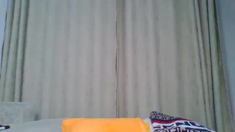 Snapshot of pussiey_tightte chatting on 4, 10, 2025 Sweetpie online show from 4, 10, 2025