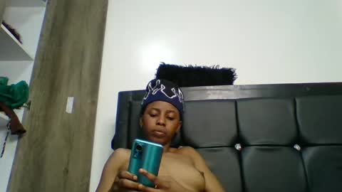 Snapshot of pussiey_tightte chatting on 7, 10, 2025 Sweetpie online show from 7, 10, 2025