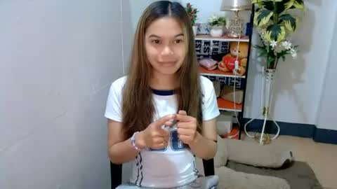 Snapshot of pussiswet_xx chatting on 9, 7, 2026 jessy online show from 9, 7, 2026