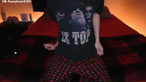 Snapshot of pussylover2182 chatting on 10, 11, 2025 pussylover2182 online show from 10, 11, 2025