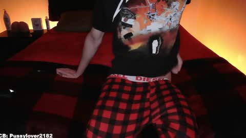 Snapshot of pussylover2182 chatting on 5, 12, 2025 pussylover2182 online show from 5, 12, 2025