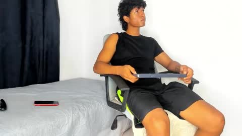 Snapshot of pyke_cum chatting on 8, 1, 2025 pyke_cum online show from 8, 1, 2025