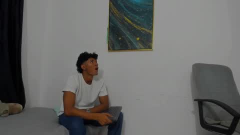 Snapshot of pyke_cum chatting on 4, 2, 2025 pyke_cum online show from 4, 2, 2025