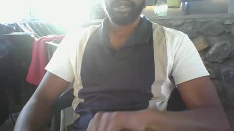 Snapshot of python974 chatting on 12, 11, 2025 Python online show from 12, 11, 2025