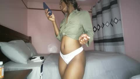 Snapshot of q_pretty chatting on 17, 5, 2026 Ivy a little girl full of dreams....be my best online show from 17, 5, 2026