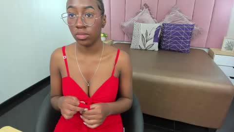 Snapshot of qeen_blackk chatting on 6, 3, 2025 Shekoni Schedule 700 - 1400 gtm-5 online show from 6, 3, 2025