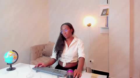 Snapshot of qeen_blackk chatting on 7, 3, 2025 Shekoni Schedule 700 - 1400 gtm-5 online show from 7, 3, 2025