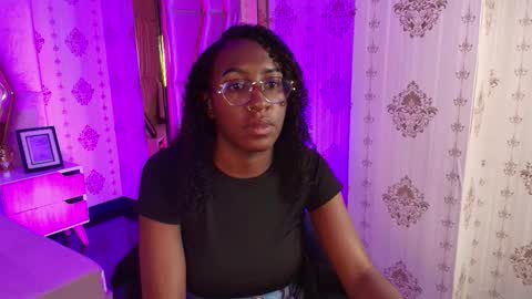 Snapshot of qeen_blackk chatting on 16, 9, 2025 Shekoni Schedule 700 - 1400 gtm-5 online show from 16, 9, 2025
