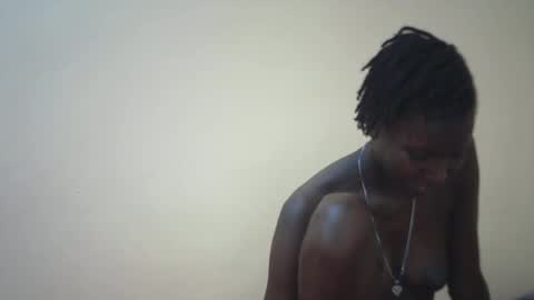 Snapshot of queen_0012 chatting on 30, 3, 2026 asher online show from 30, 3, 2026