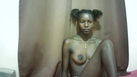 Snapshot of queen_0012 chatting on 14, 4, 2026 asher online show from 14, 4, 2026