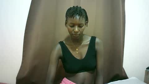 Snapshot of queen_0012 chatting on 26, 4, 2026 asher online show from 26, 4, 2026